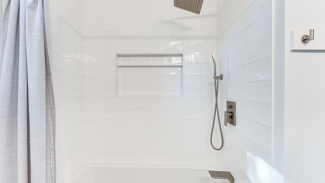 Photo of Bathroom in Gulfview Heights
