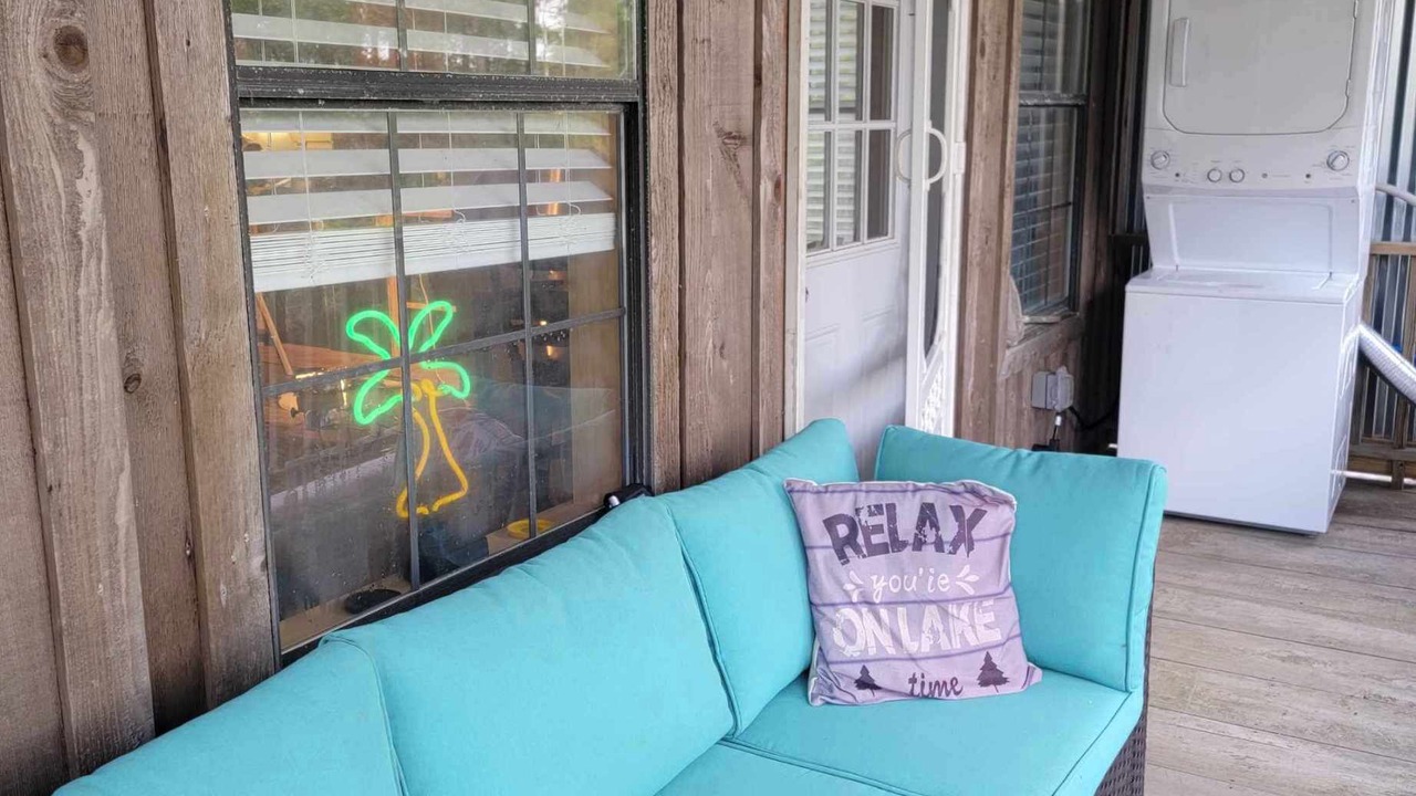 Photo of Patio Balcony in Shoreline Park
