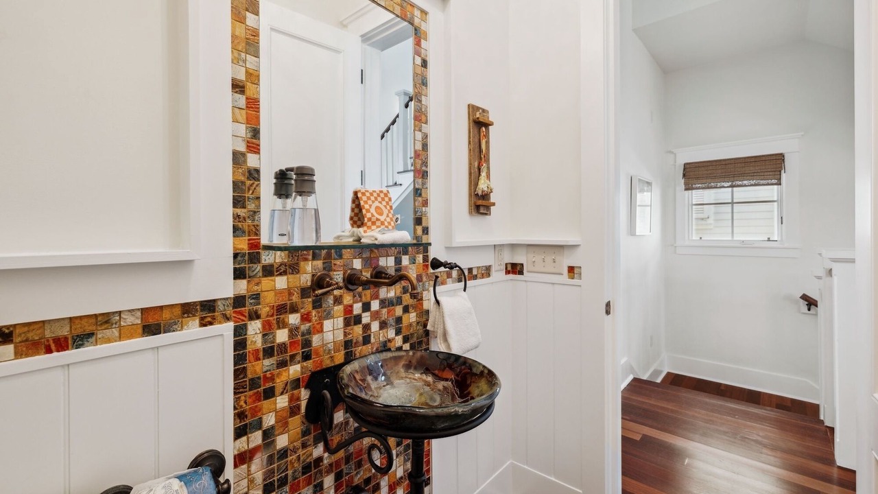 Photo of Bathroom in Beach District