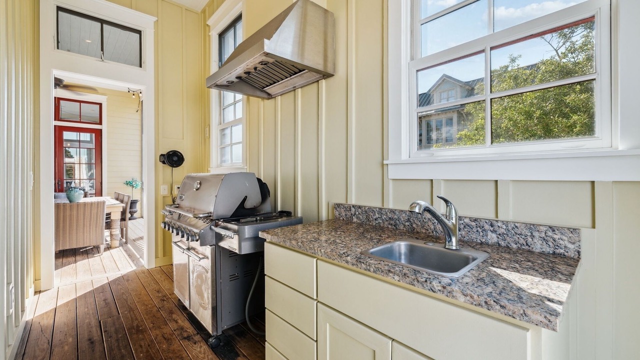 Photo of Kitchen in Beach District