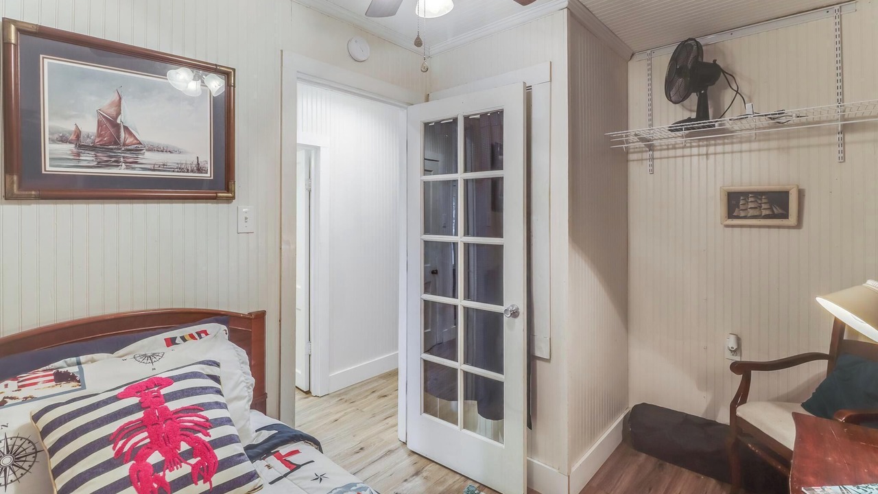 Photo of Bedroom in Waveland