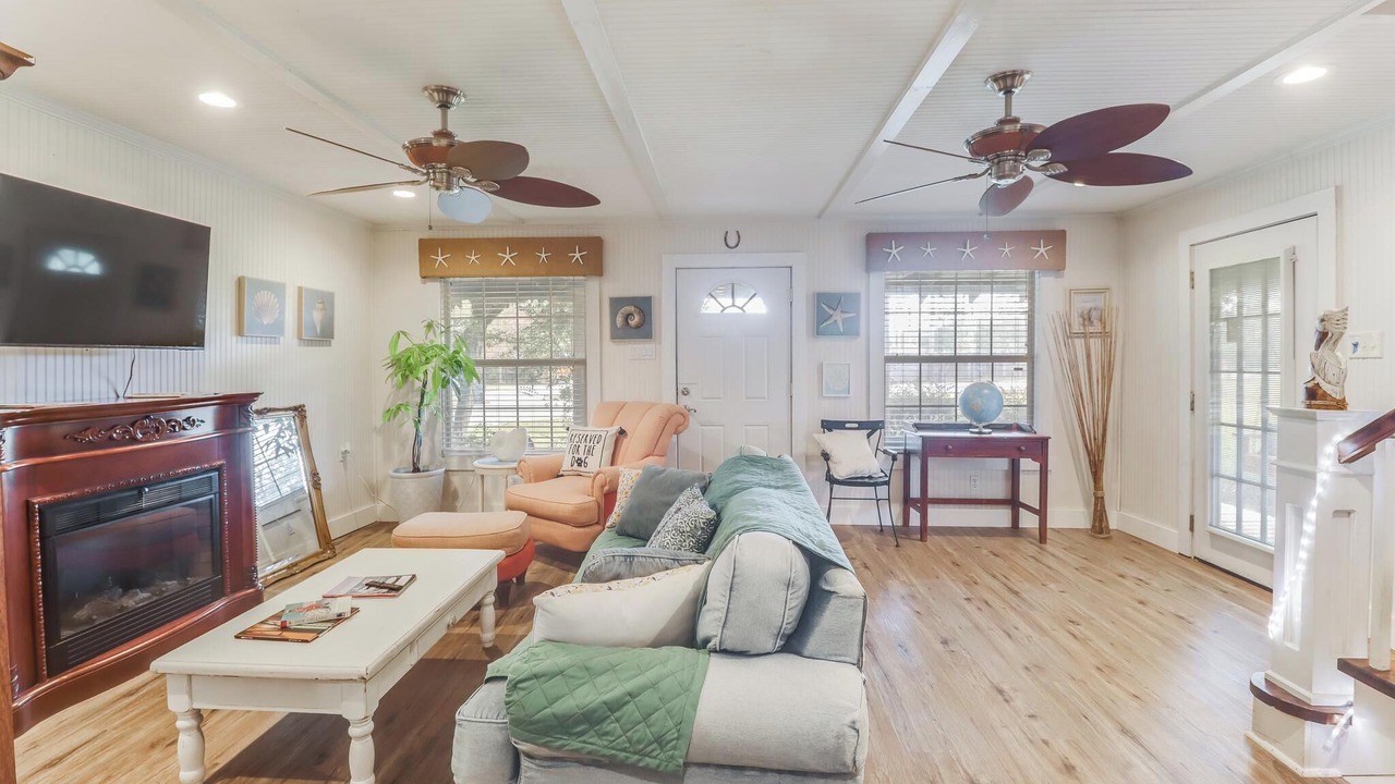 Photo of Livingroom in Waveland