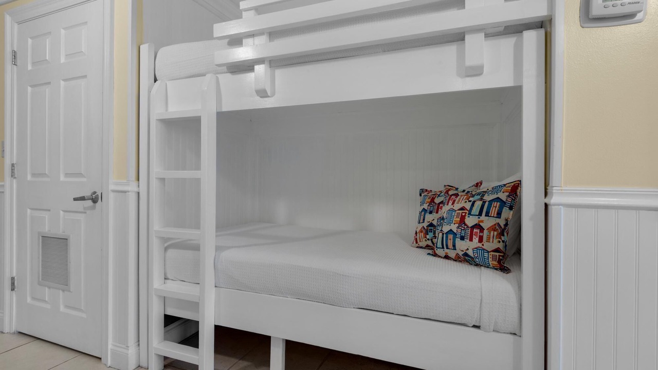 Photo of Bedroom in Bahama Beach