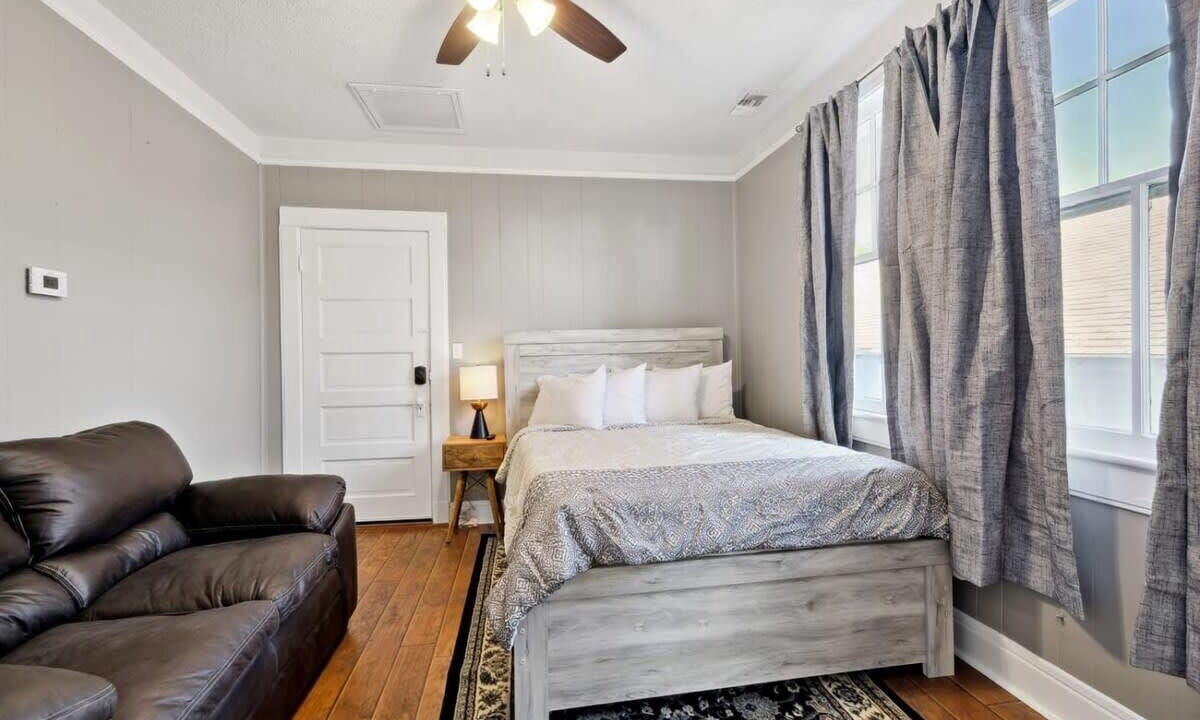 Photo of Bedroom in Mid-City