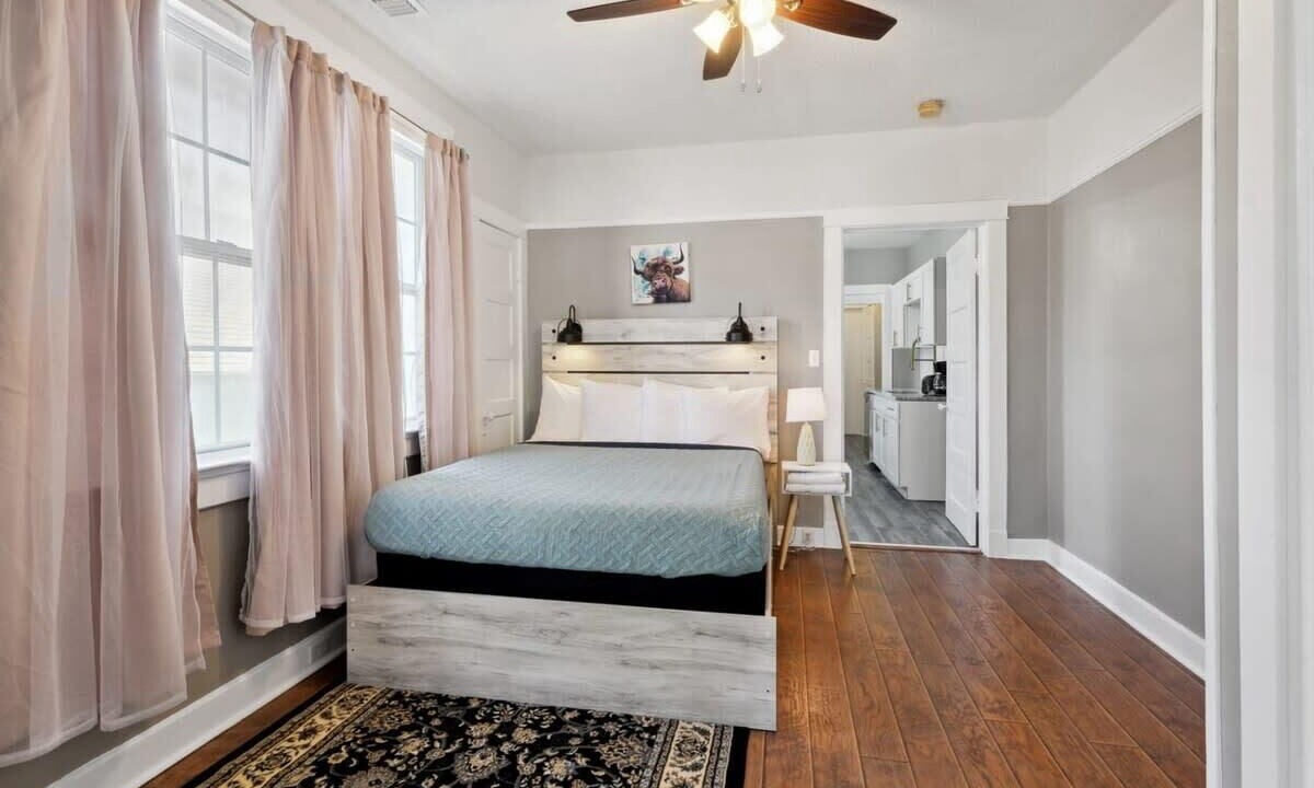 Photo of Bedroom in Mid-City