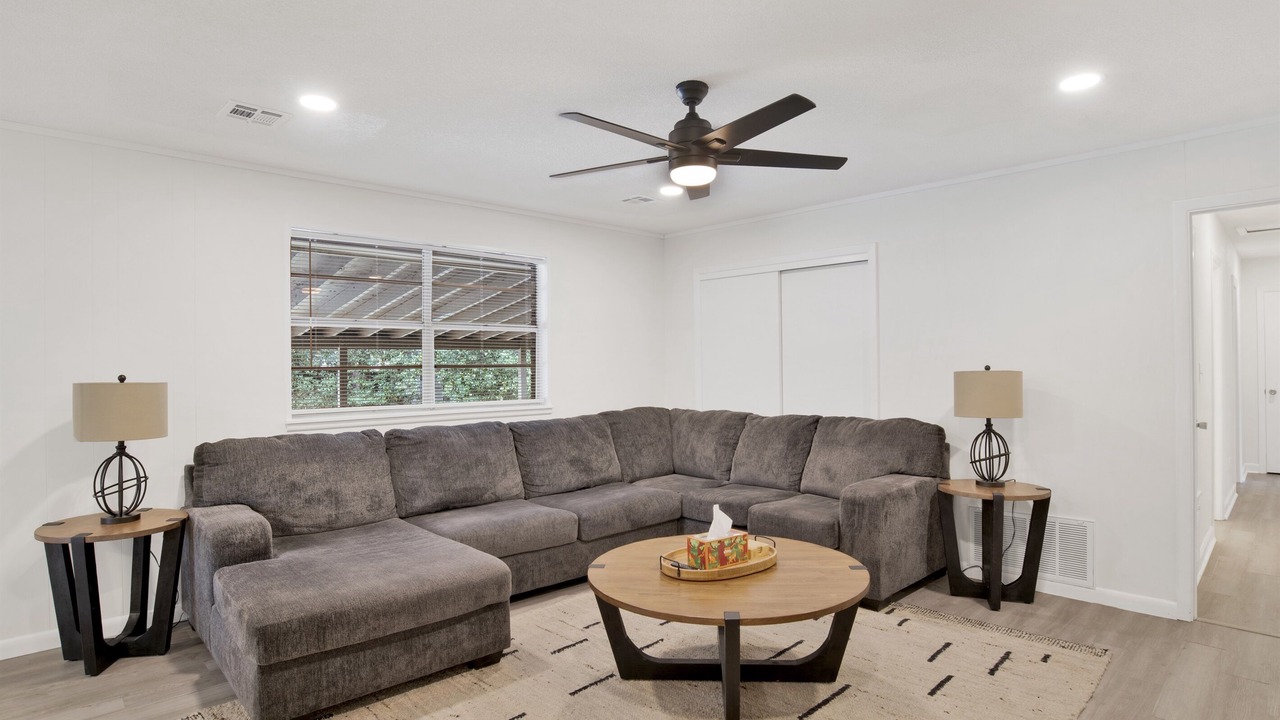 Photo of Livingroom in Northeast Pensacola
