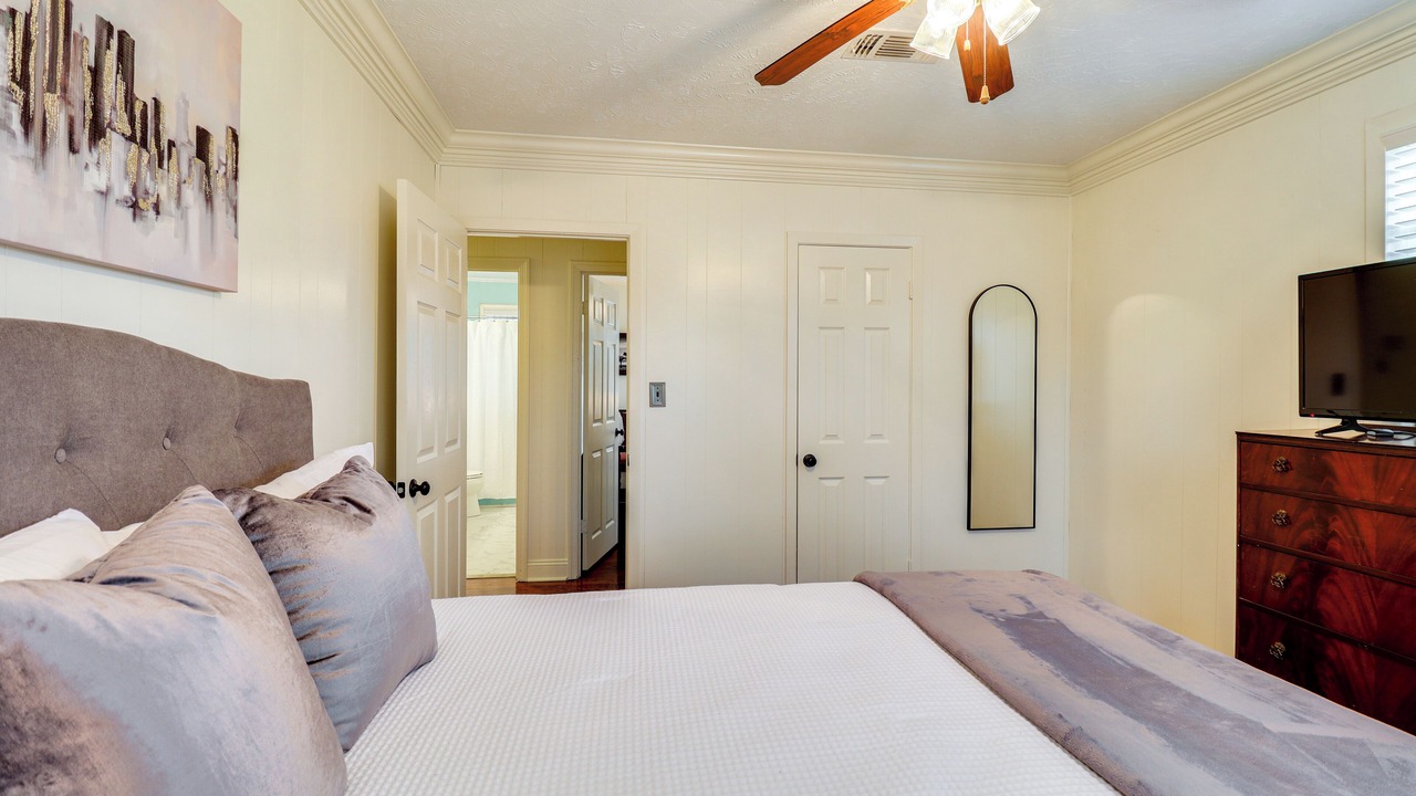 Photo of Bedroom in Jackson