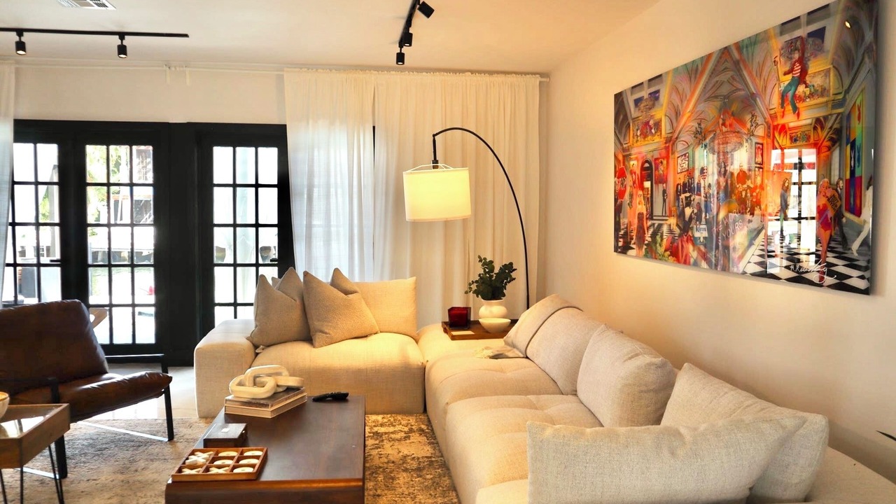 Photo of Livingroom in Las Olas Isles