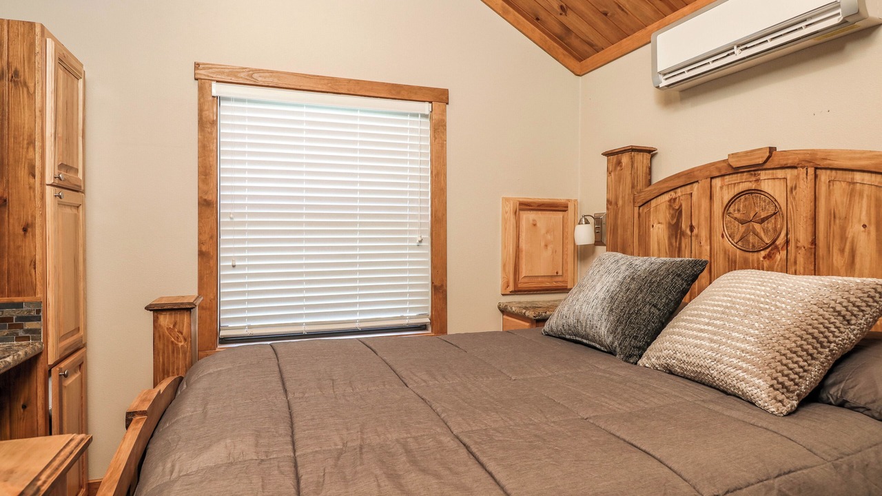 Photo of Bedroom in Gilmer