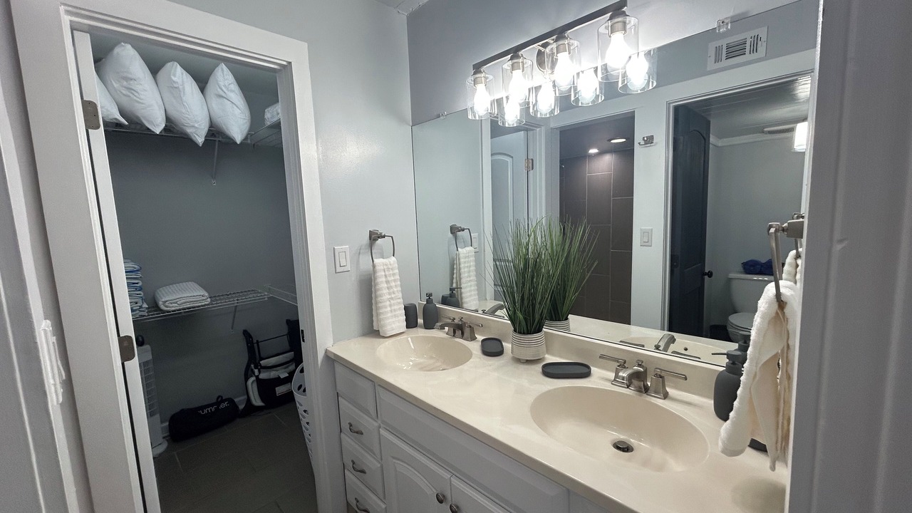 Photo of Bathroom in El Centro Beach