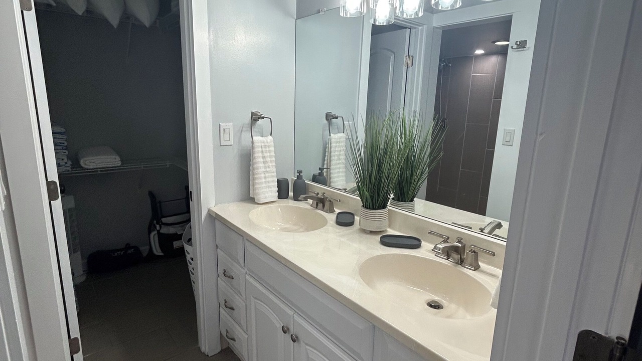 Photo of Bathroom in El Centro Beach
