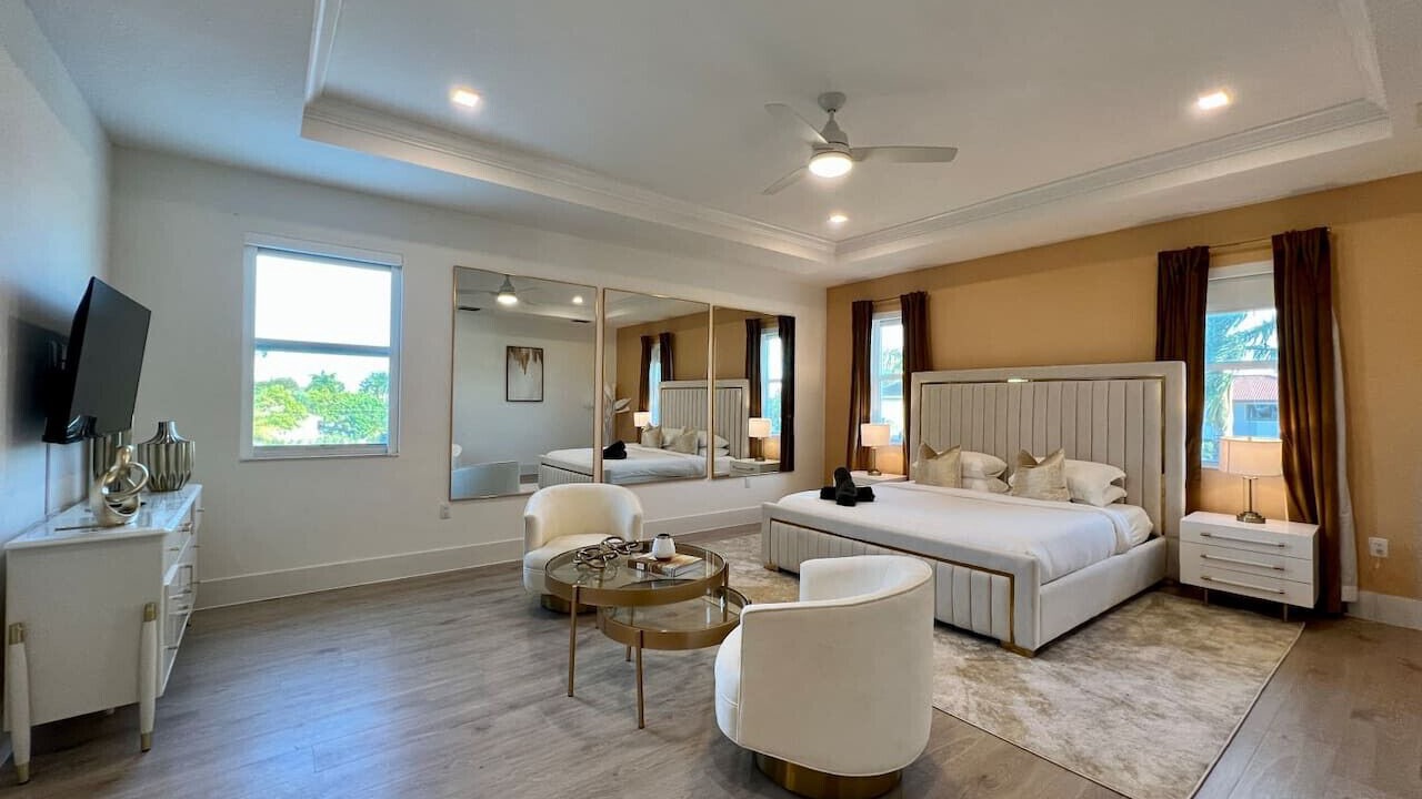 Photo of Bedroom in Ludlam