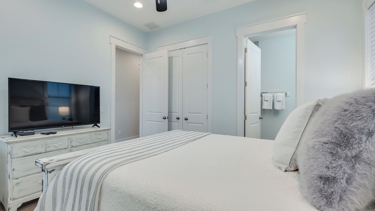 Photo of Bedroom in Miramar Beach