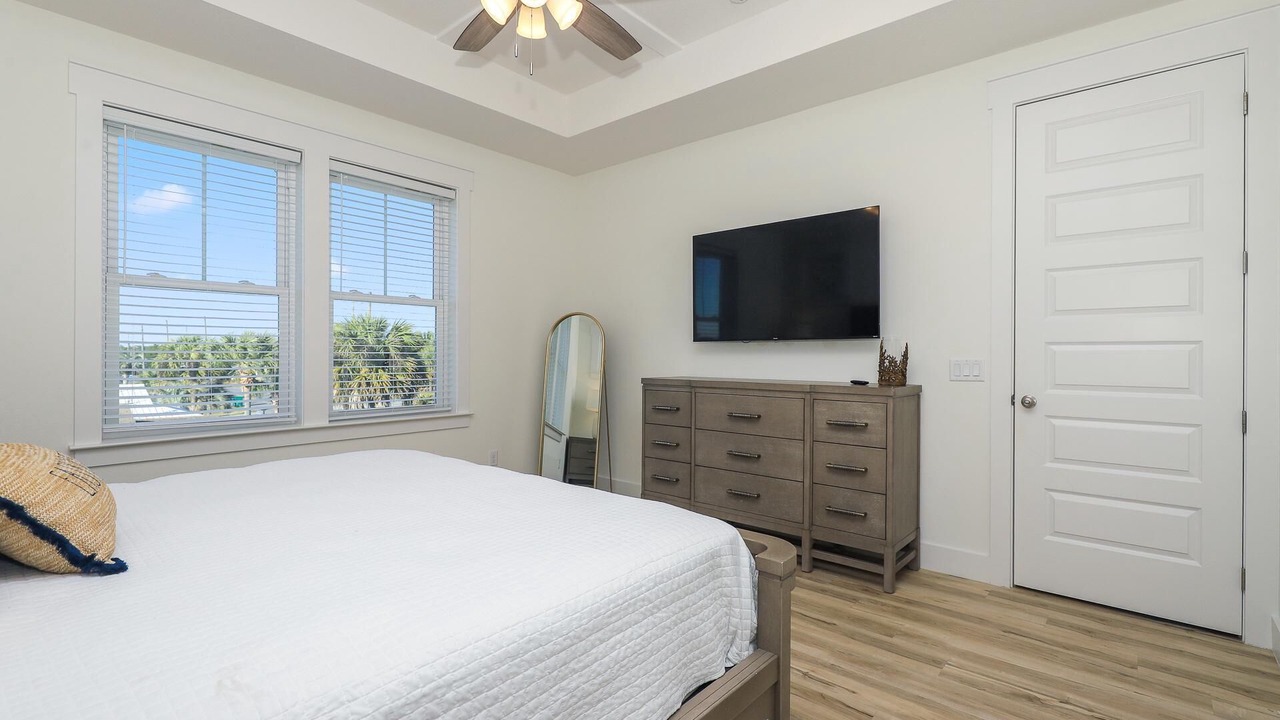 Photo of Bedroom in Hollywood Beach