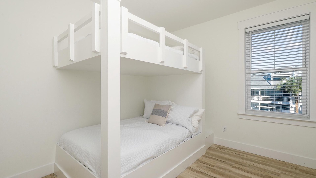 Photo of Bedroom in Hollywood Beach