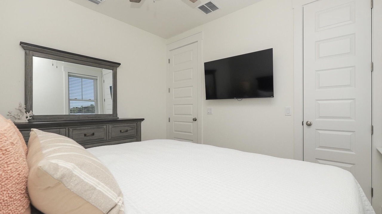 Photo of Bedroom in Hollywood Beach
