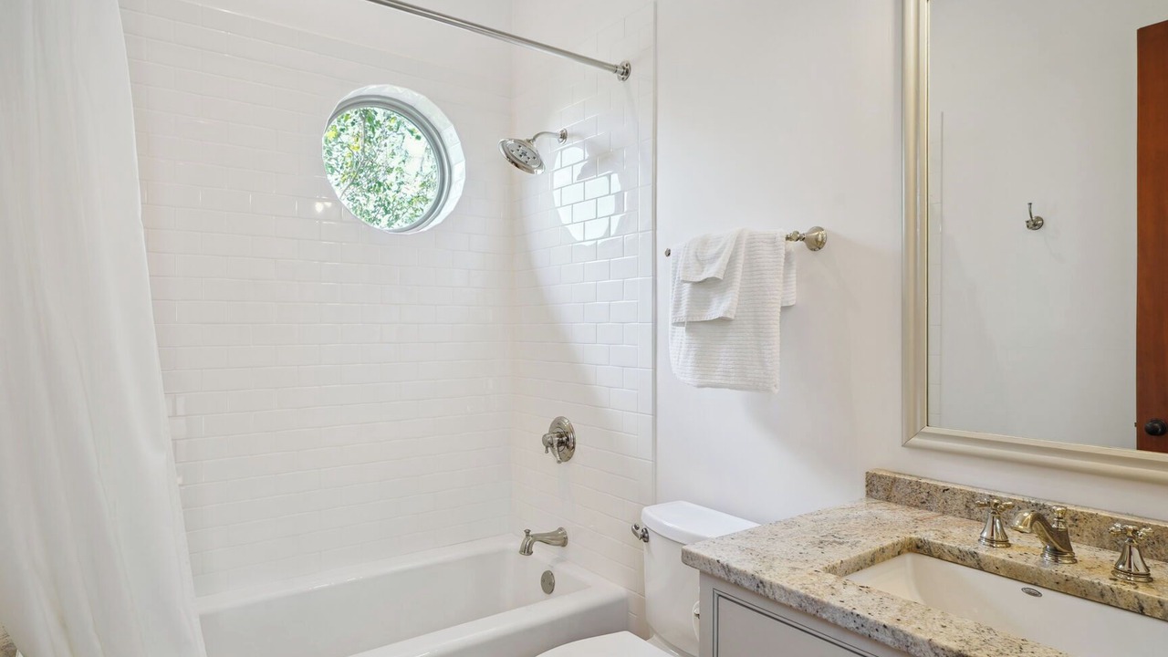 Photo of Bathroom in Barataria
