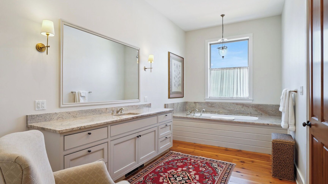 Photo of Bathroom in Barataria