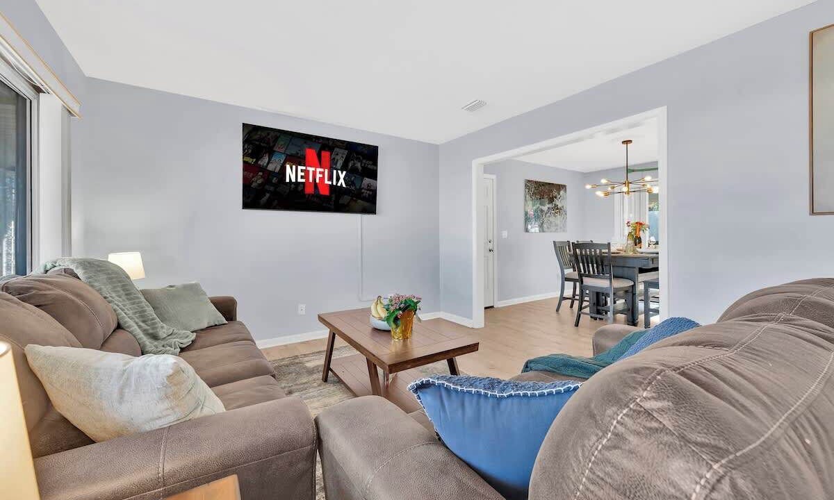 Photo of Livingroom in Lynn Haven
