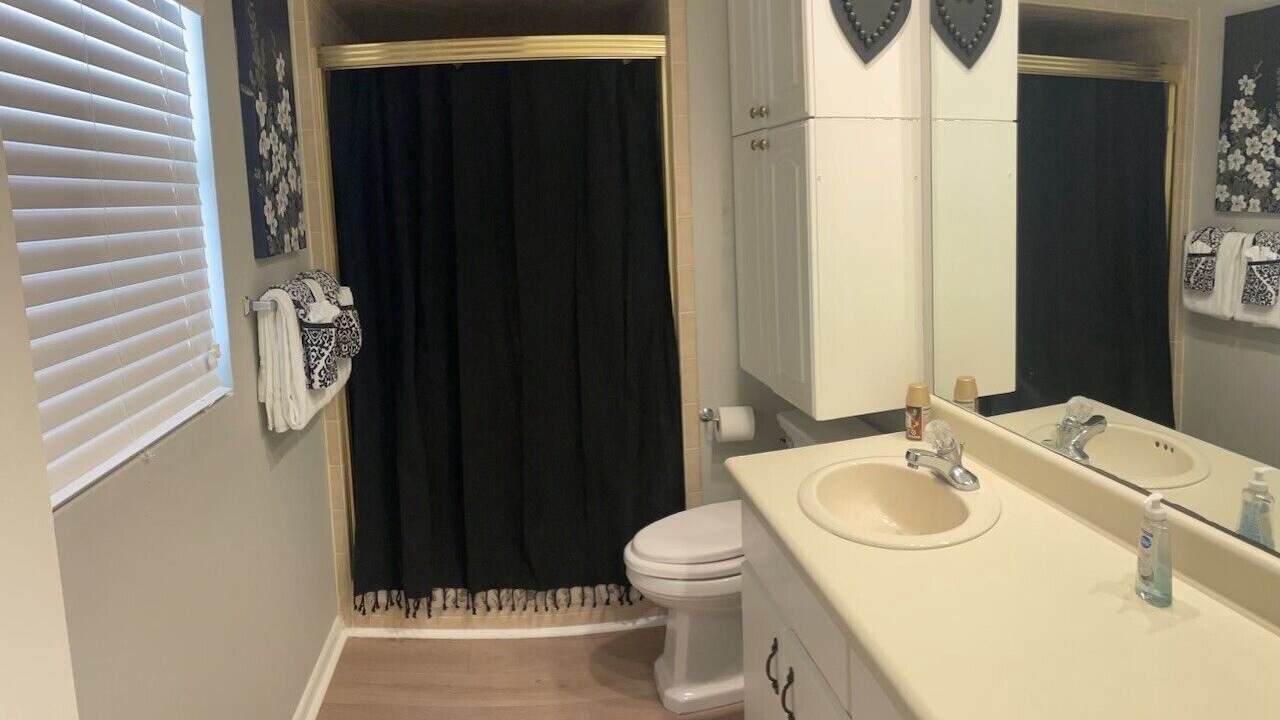 Photo of Bathroom in Chipley