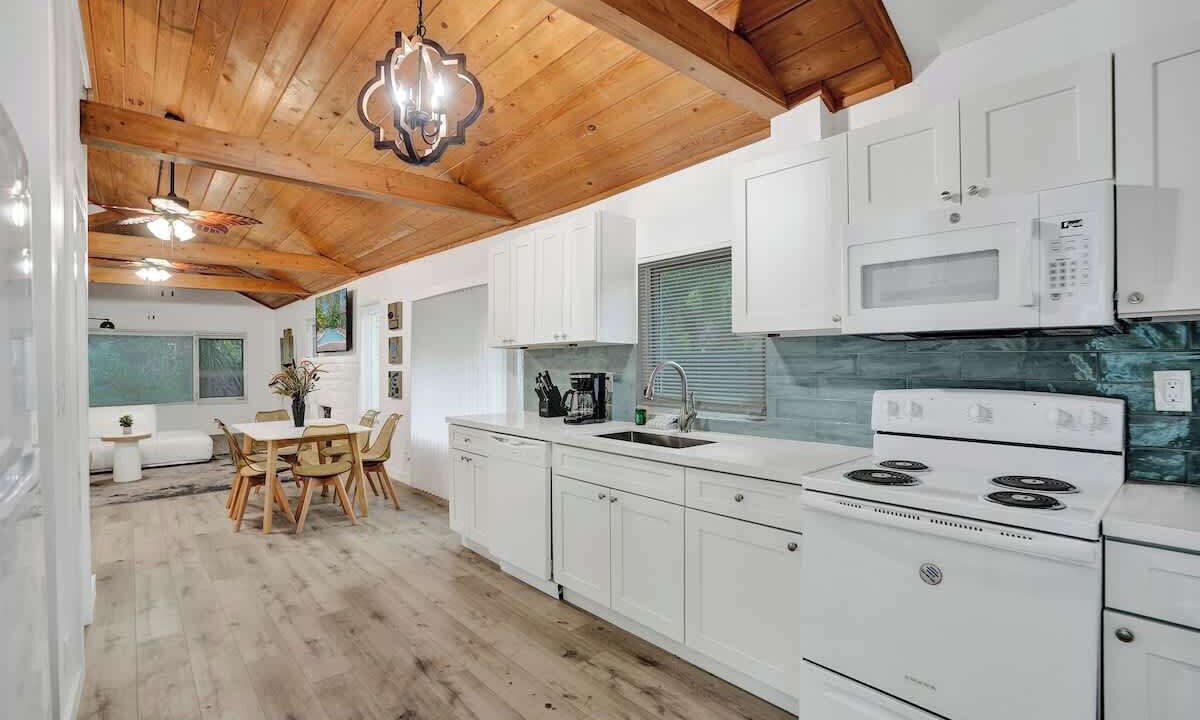 Photo of Kitchen in Sailboat Bend