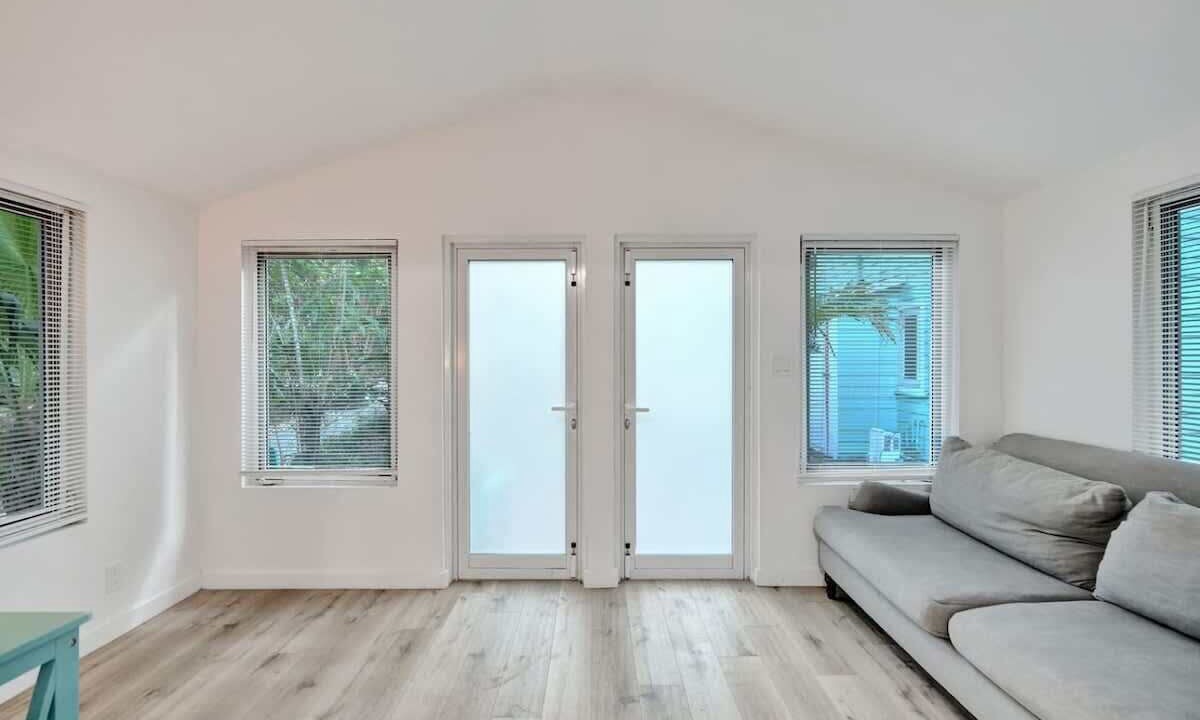 Photo of Livingroom in Sailboat Bend