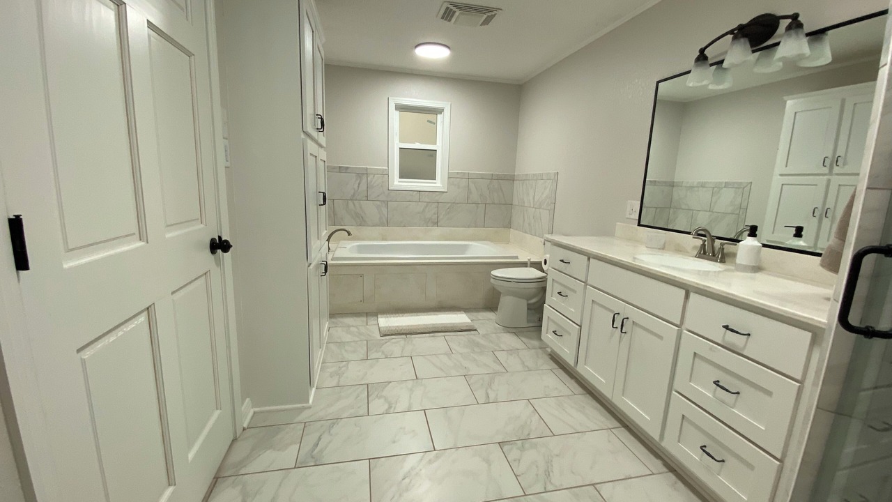 Photo of Bathroom in Carthage