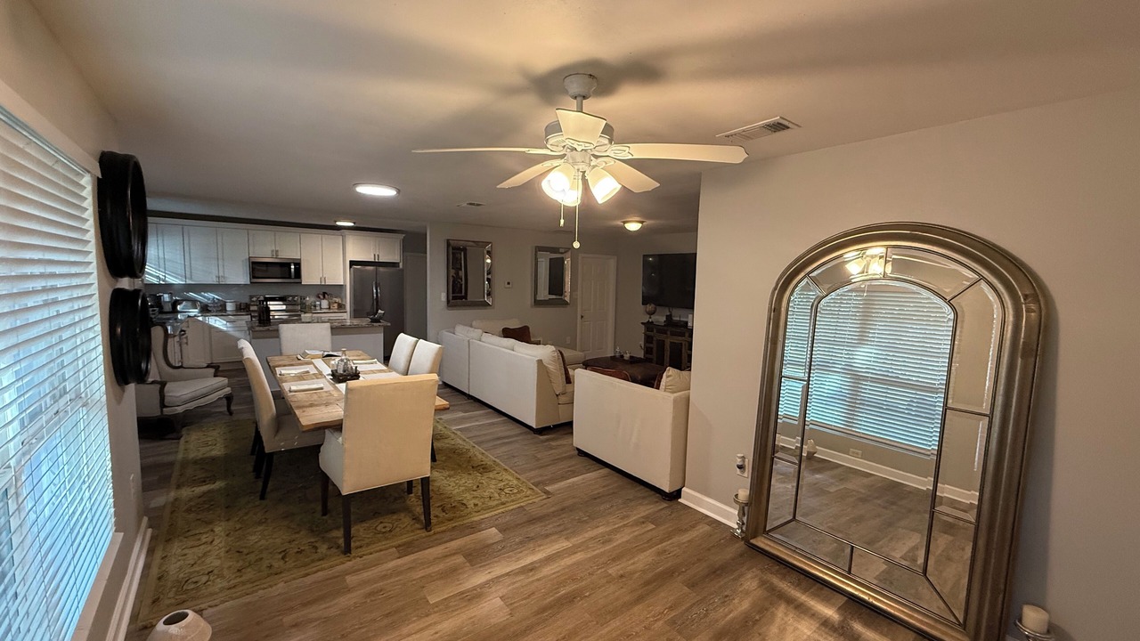 Photo of Livingroom in Old Aurora
