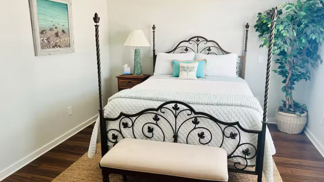 Photo of Bedroom in Hollywood Beach