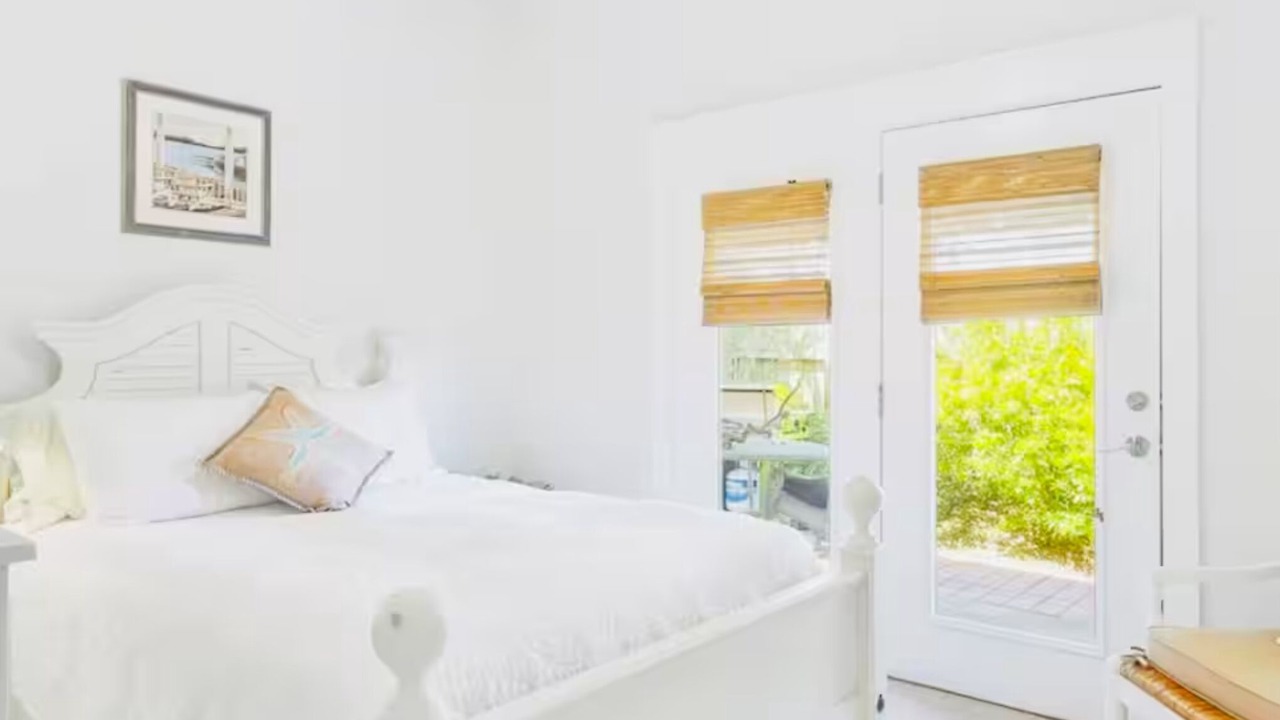 Photo of Bedroom in Hollywood Beach