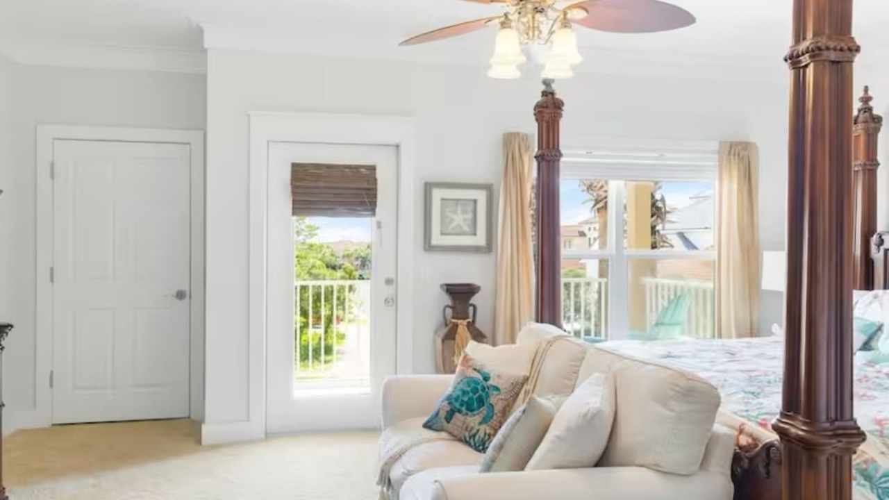 Photo of Bedroom in Hollywood Beach