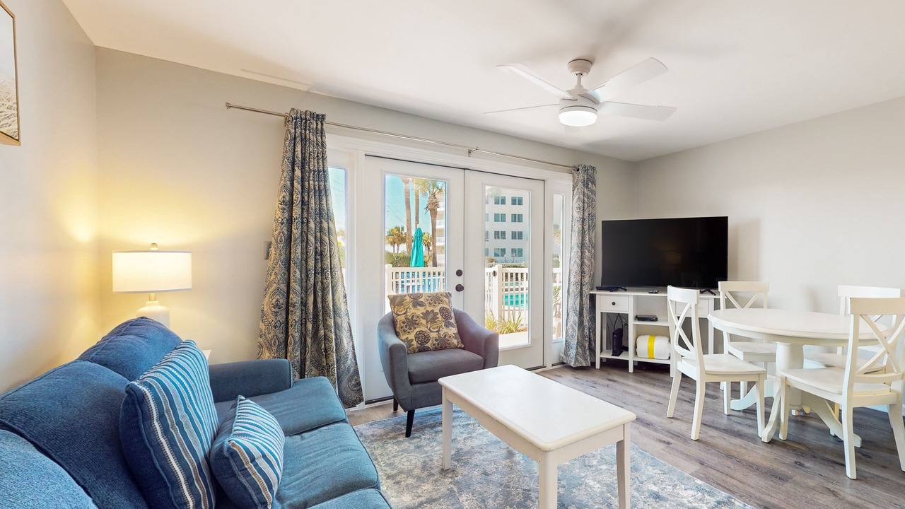 Photo of Livingroom in Avalon Beach Estates