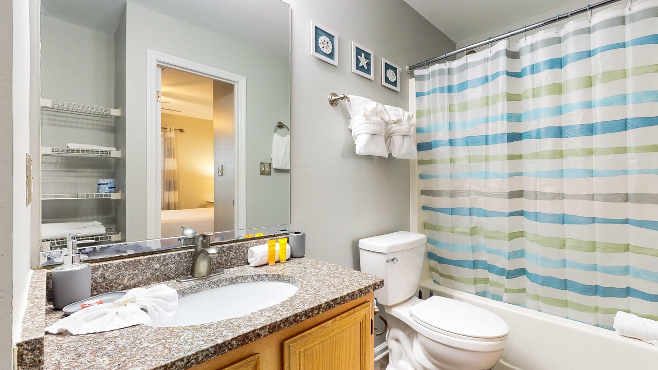 Photo of Bathroom in Avalon Beach Estates