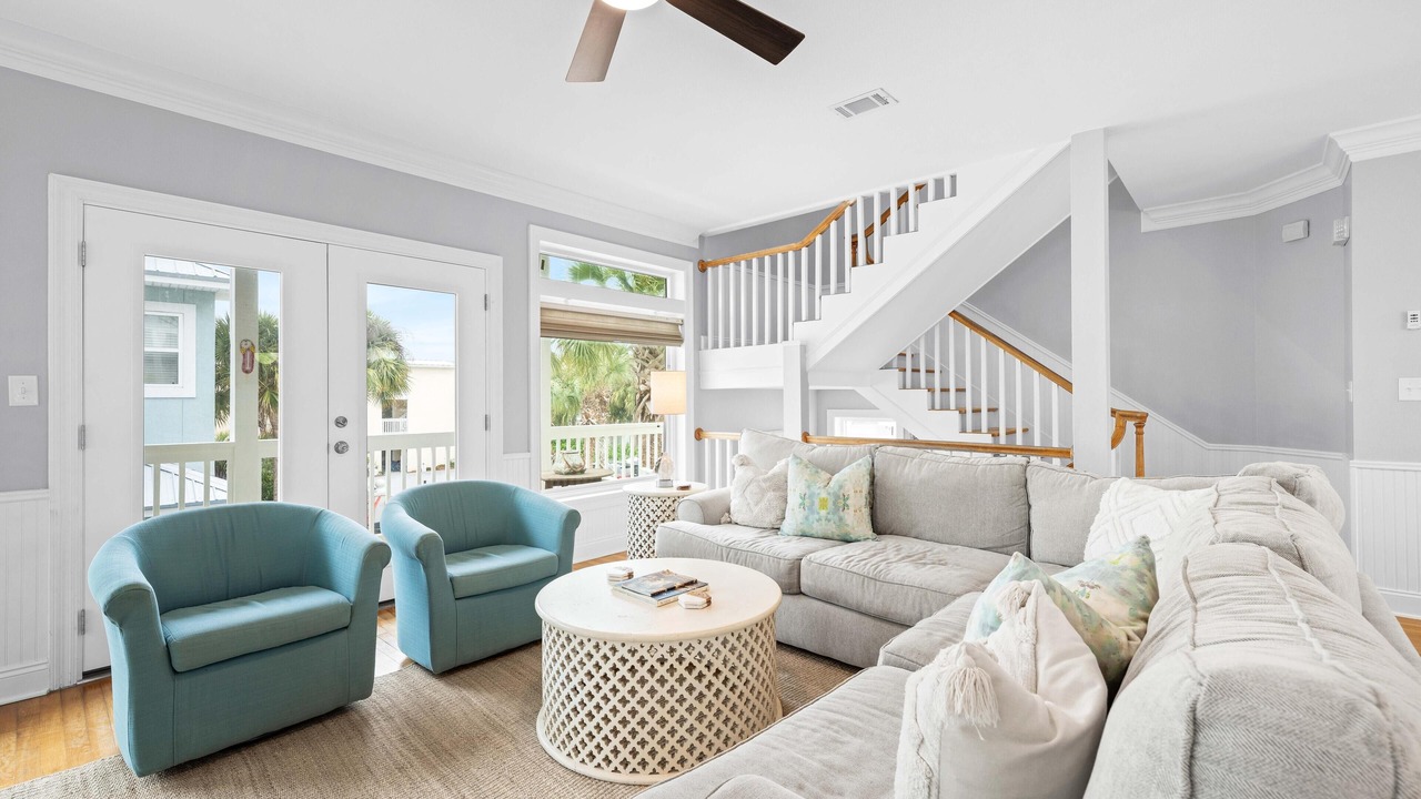 Photo of Livingroom in Seawalk Circle