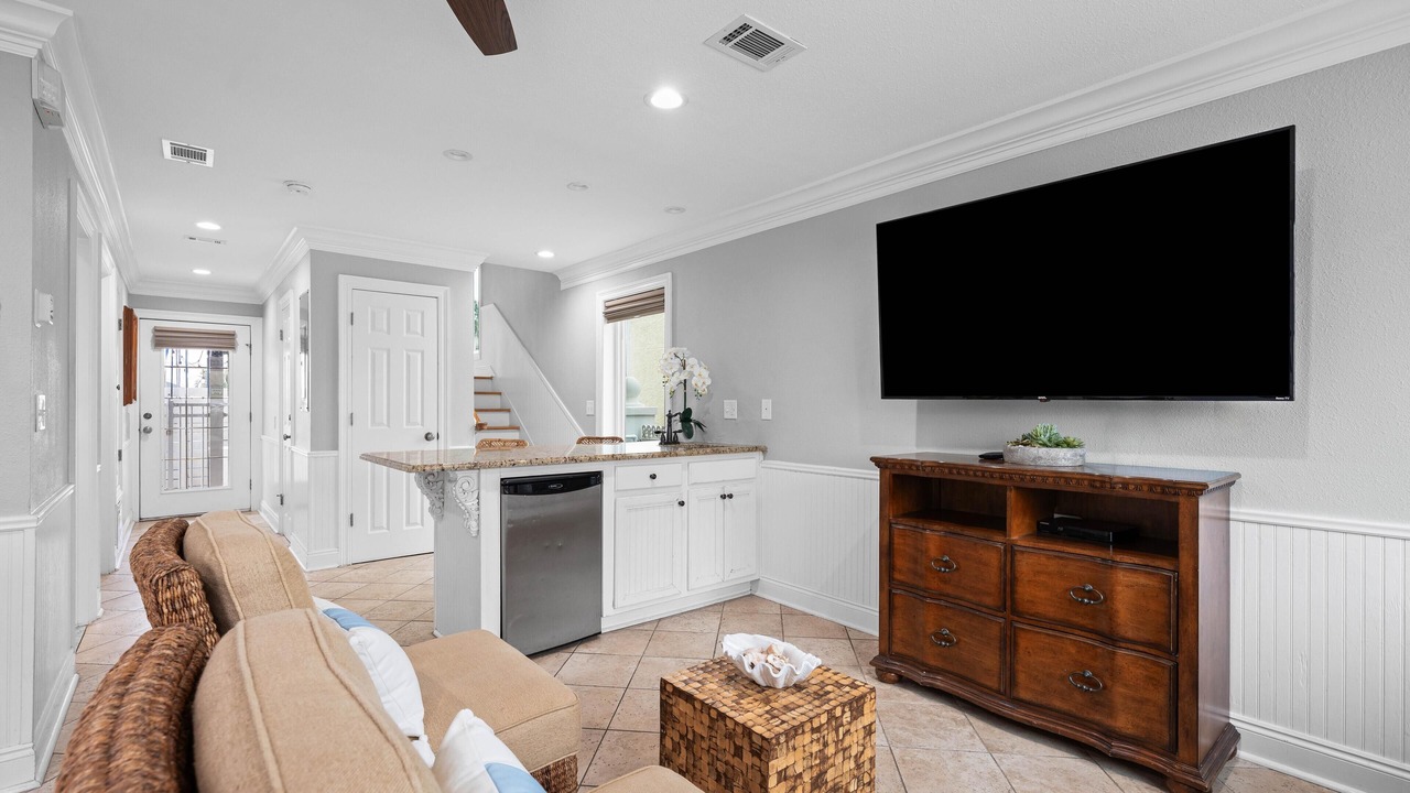 Photo of Livingroom in Seawalk Circle