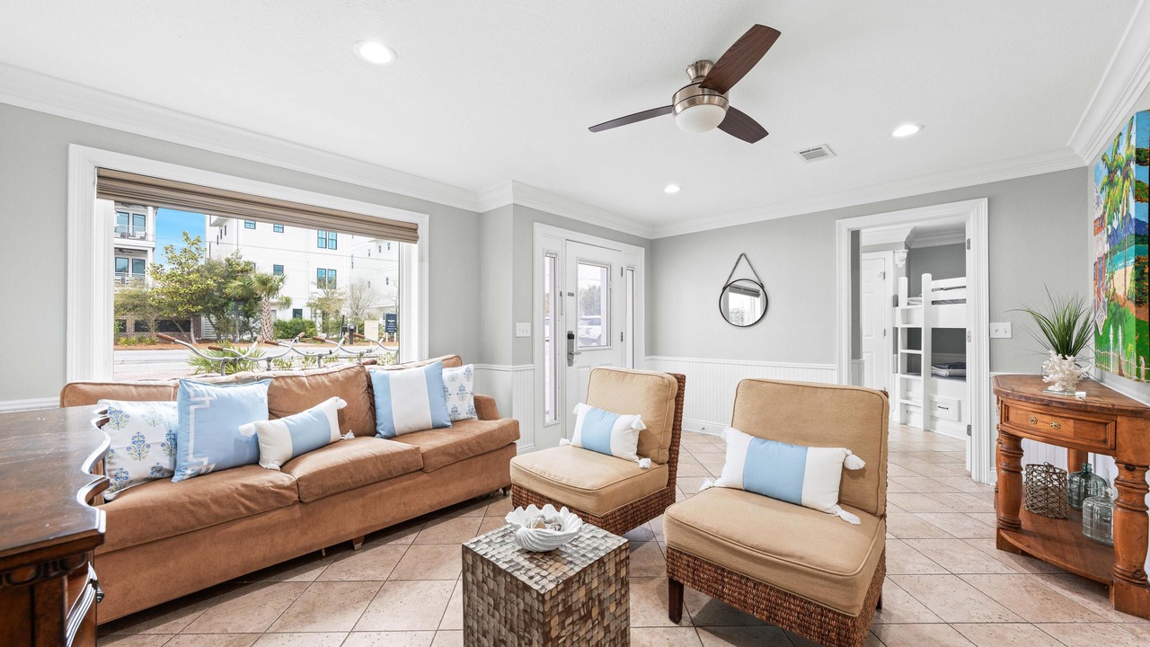 Photo of Livingroom in Seawalk Circle