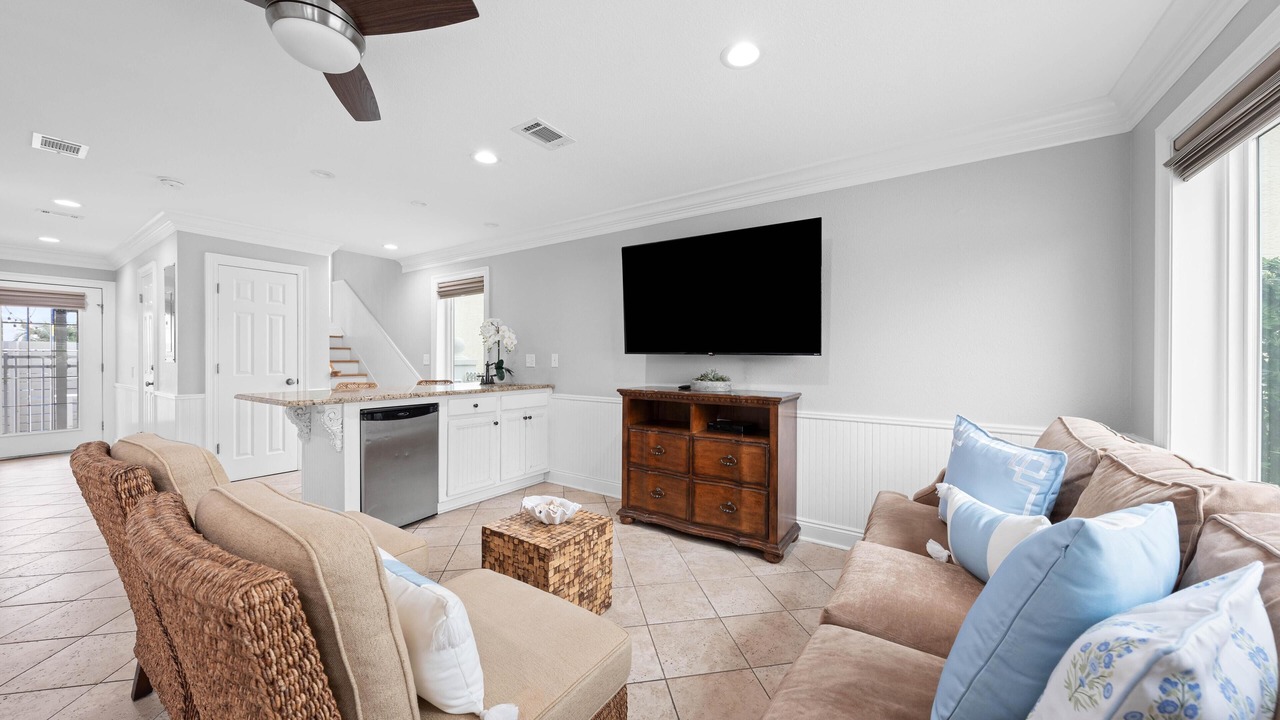 Photo of Livingroom in Seawalk Circle