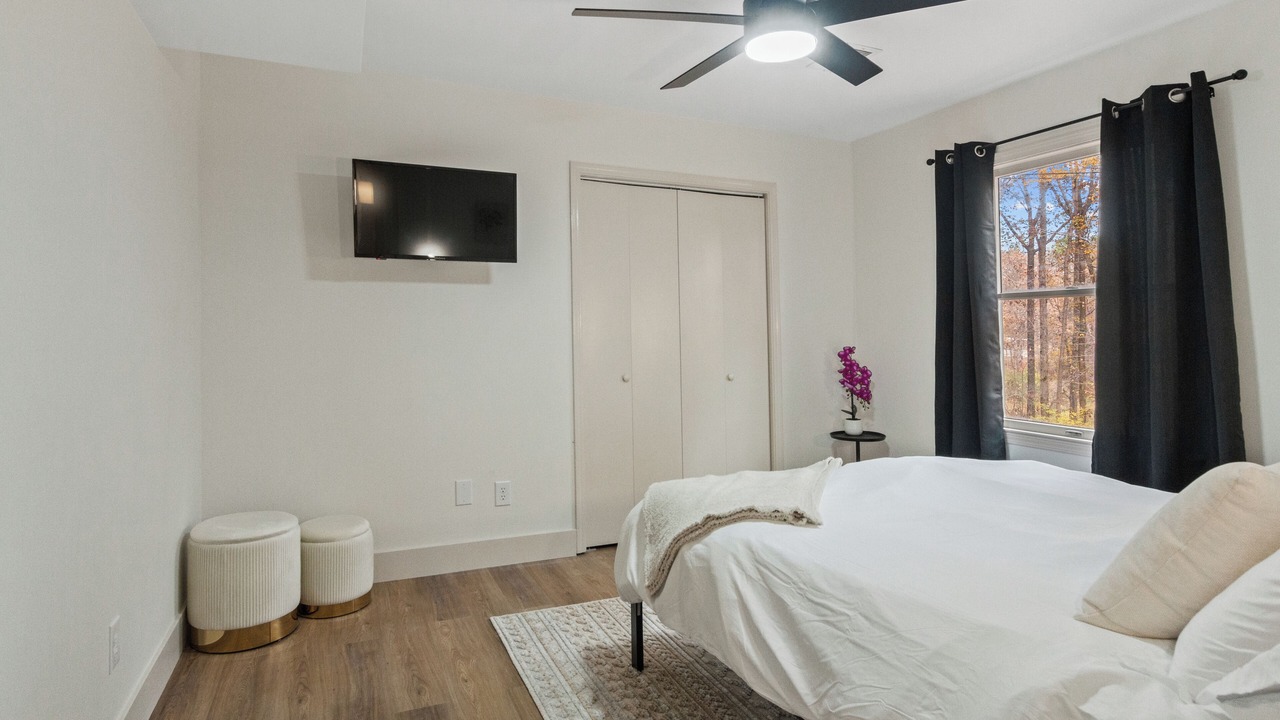 Photo of Bedroom in Northport