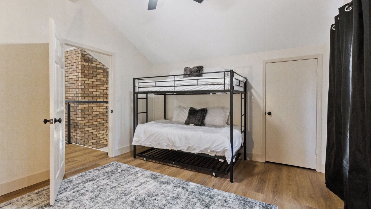 Photo of Bedroom in Northport