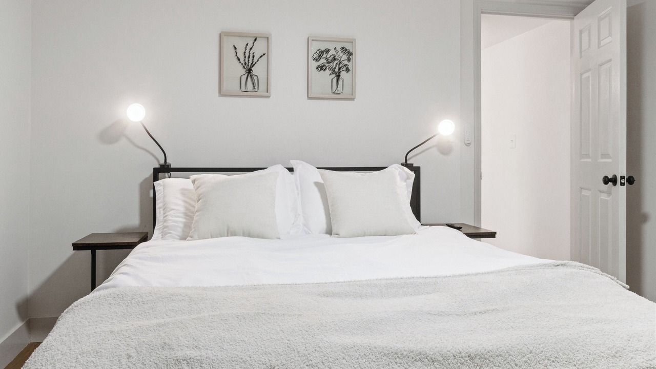 Photo of Bedroom in Northport
