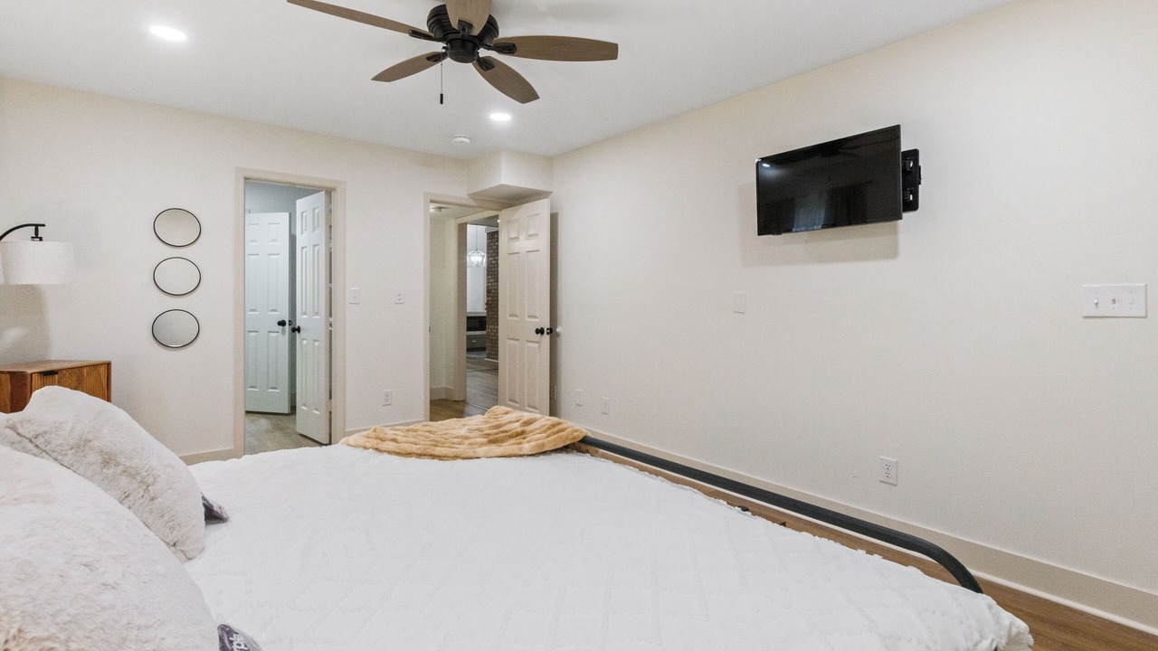 Photo of Bedroom in Northport