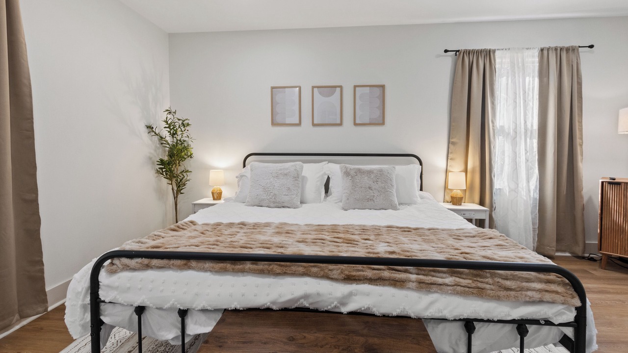 Photo of Bedroom in Northport
