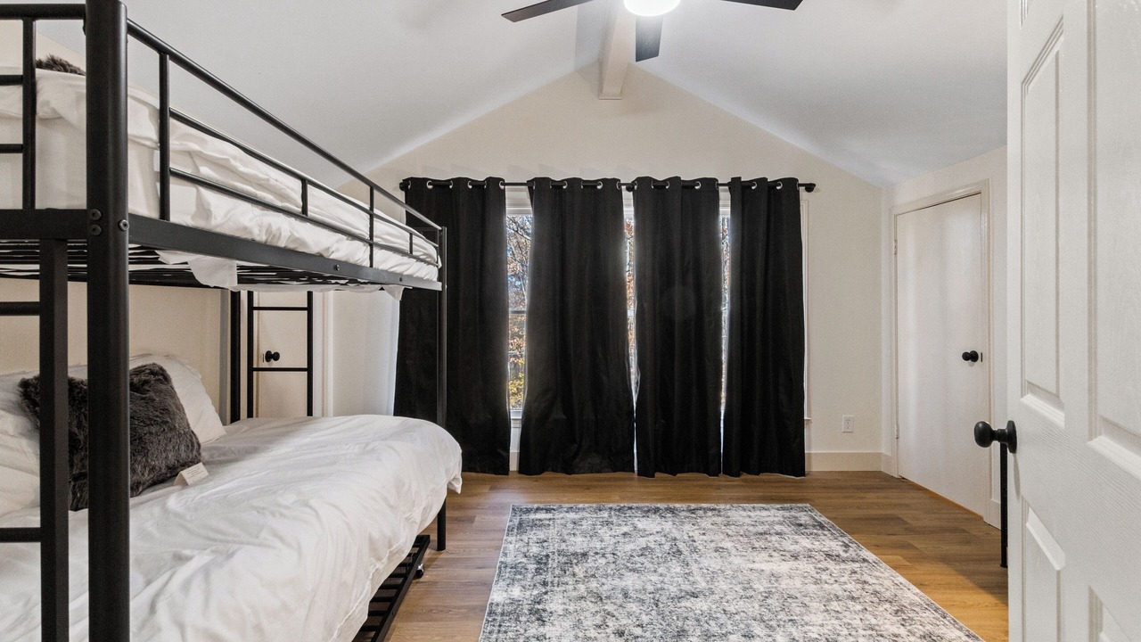 Photo of Bedroom in Northport