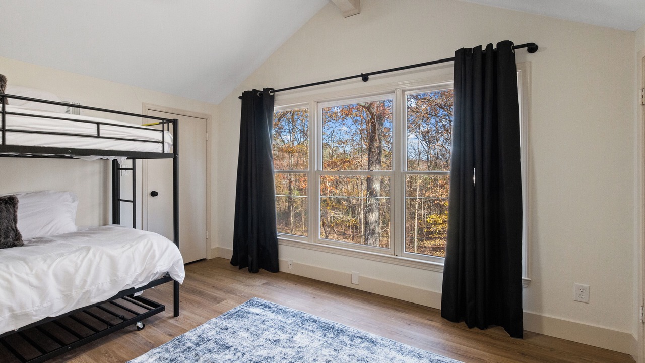 Photo of Bedroom in Northport