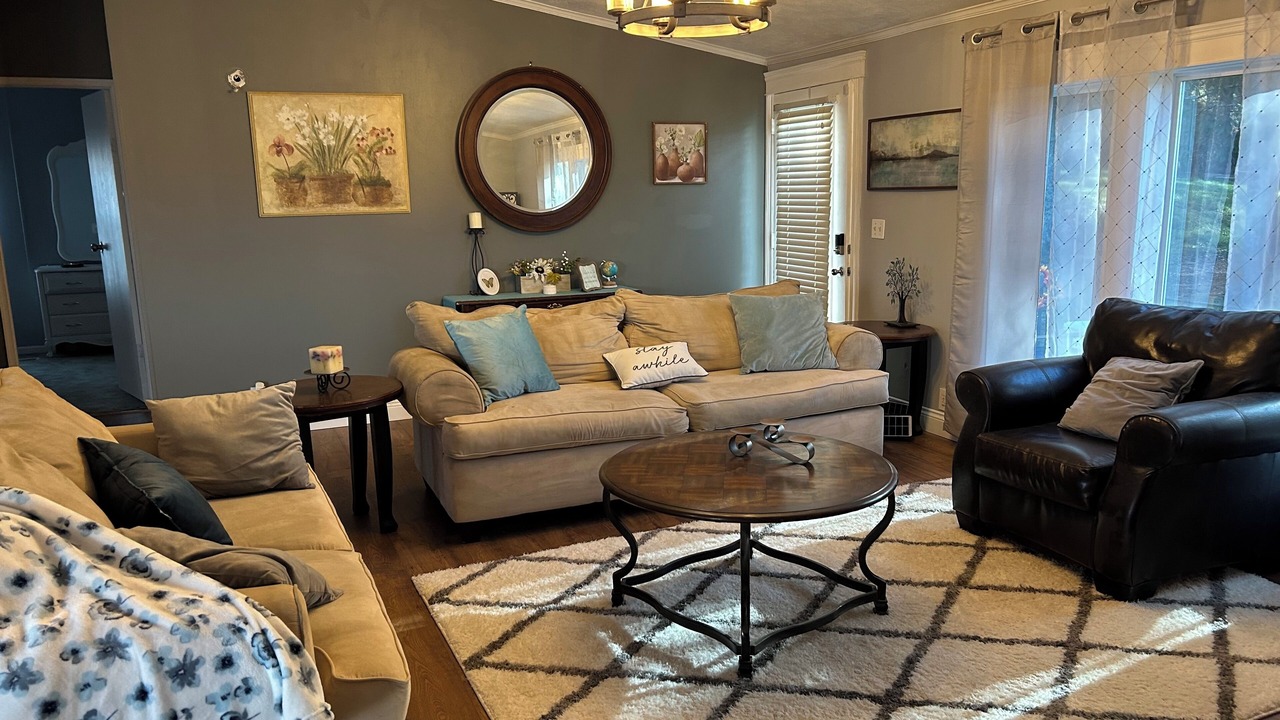 Photo of Livingroom in Ruth