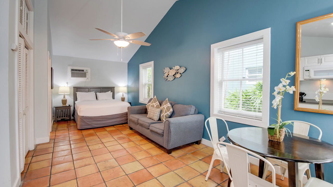 Photo of Bedroom in Uptown - Upper Duval