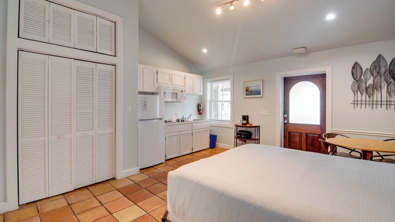 Photo of Bedroom in Uptown - Upper Duval