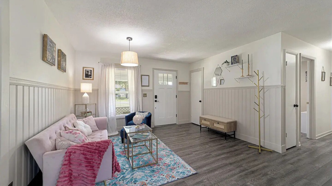 Photo of Livingroom in Fort King District