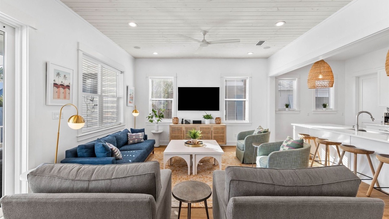 Photo of Livingroom in Village of Sugar Beach