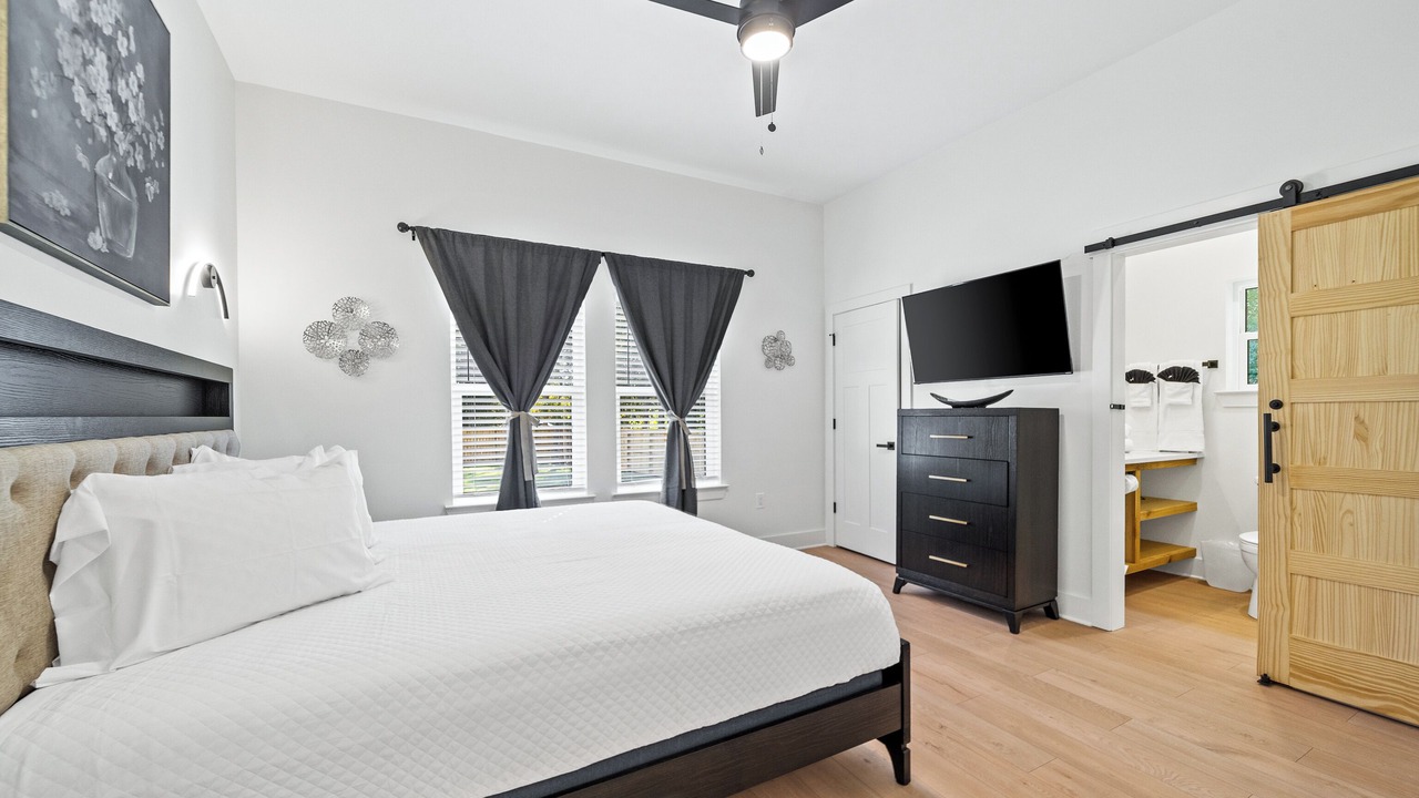 Photo of Bedroom in Summerdale